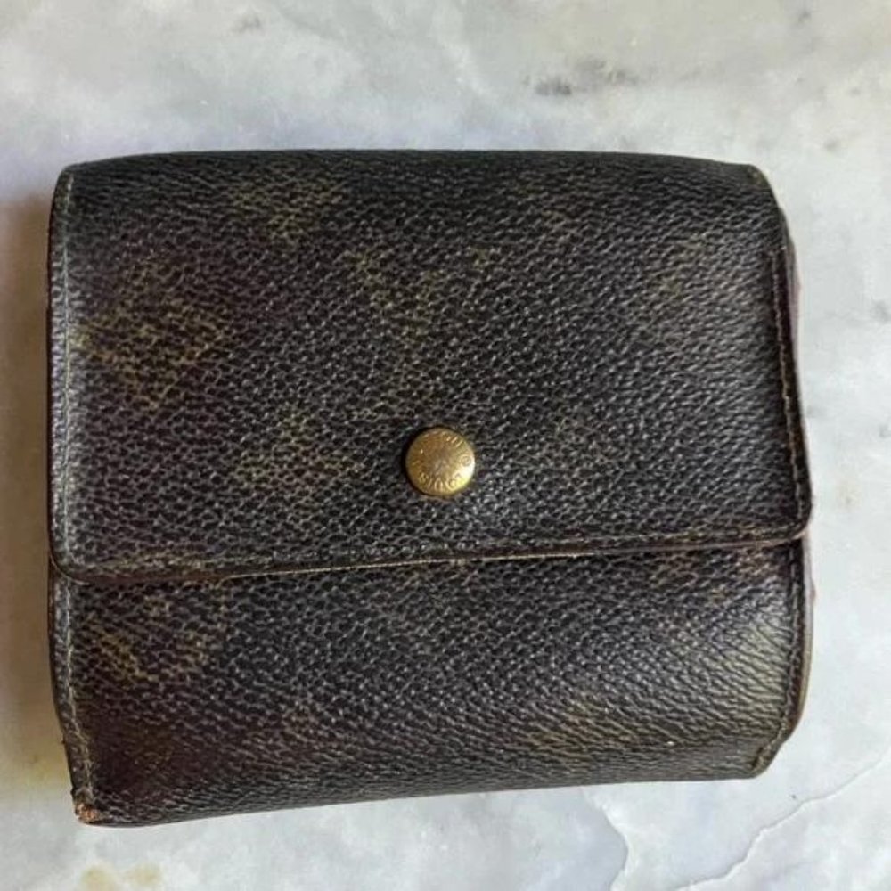 Authentic vintage Louis Vuitton Monogram Wallett